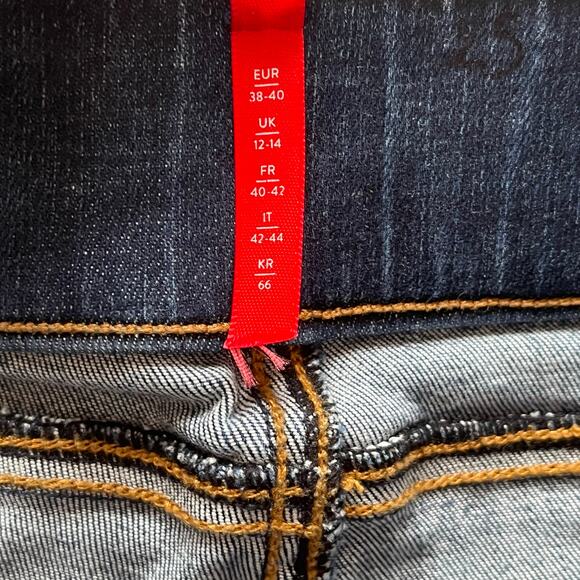 Spanx Medium Wash Distressed Jean Jeggings Size Small - Picture 4 of 11